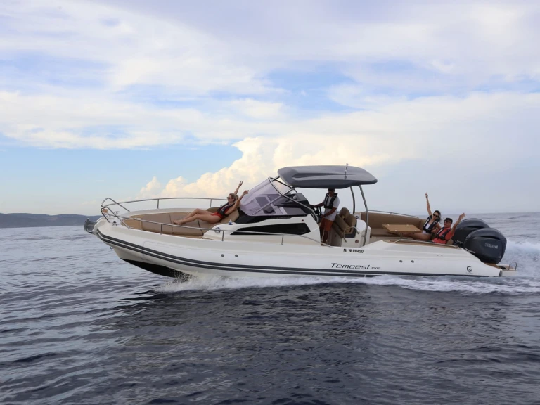 YachtCharter in Marine de Sant'Ambrogio - Capelli Tempest 1000 WA auf SamBoat