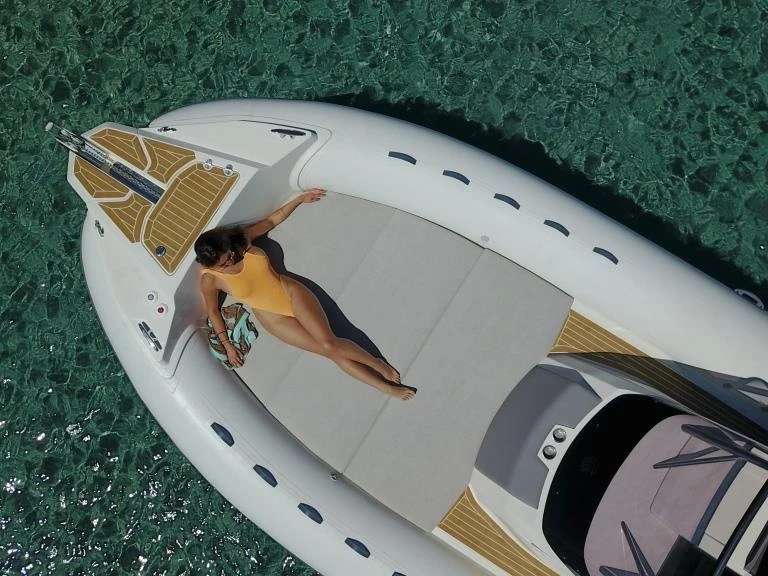 Schlauchboot mieten in Marine de Sant'Ambrogio - Capelli CAPELLI 1000 TEMPEST CC