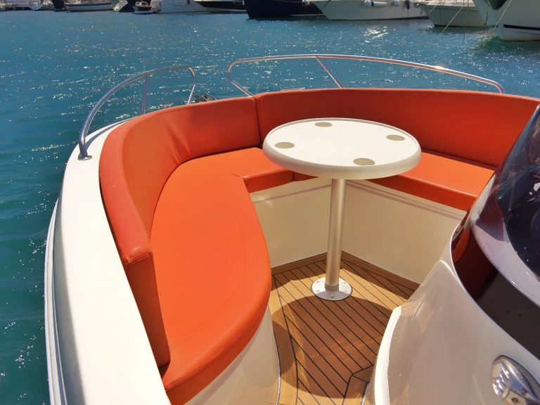 Motorboot mieten in Puerto Deportivo de Marbella zum besten Preis