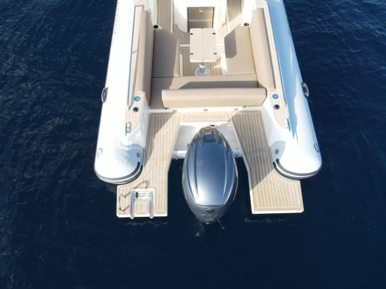 Schlauchboot mieten in Marine de Sant'Ambrogio - Capelli 900 sun