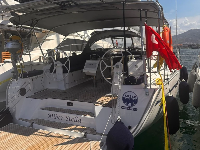 Ein Bavaria Cruiser 46 mieten in Fethiye