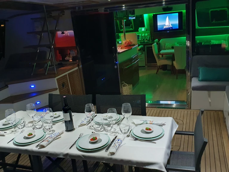 Katamaran mit oder ohne Skipper Sunreef mieten in Bormes-les-Mimosas