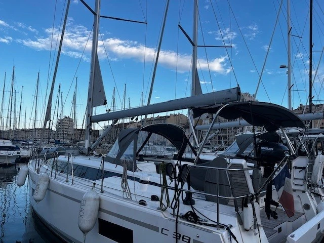 Ein Bavaria Bavaria C38 mieten in Marseille