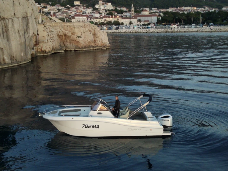 Ein Atlantic Marine 750 Open mieten in Makarska