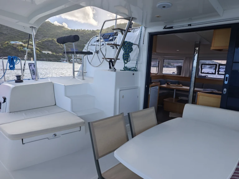 Lagoon Lagoon 42 mieten Marigot