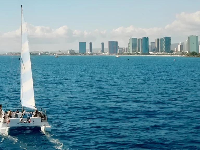 Katamaran mit oder ohne Skipper San Juan formerly Clark mieten in Waikīkī
