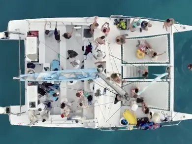 Katamaran mit oder ohne Skipper San Juan formerly Clark mieten in Waikīkī