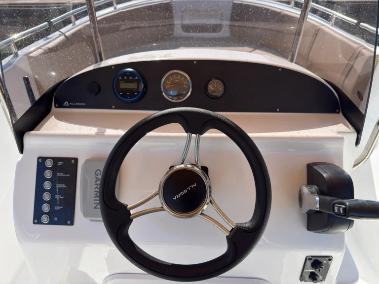 Vermietung Motorboot Allegra Boats mit Führerschein