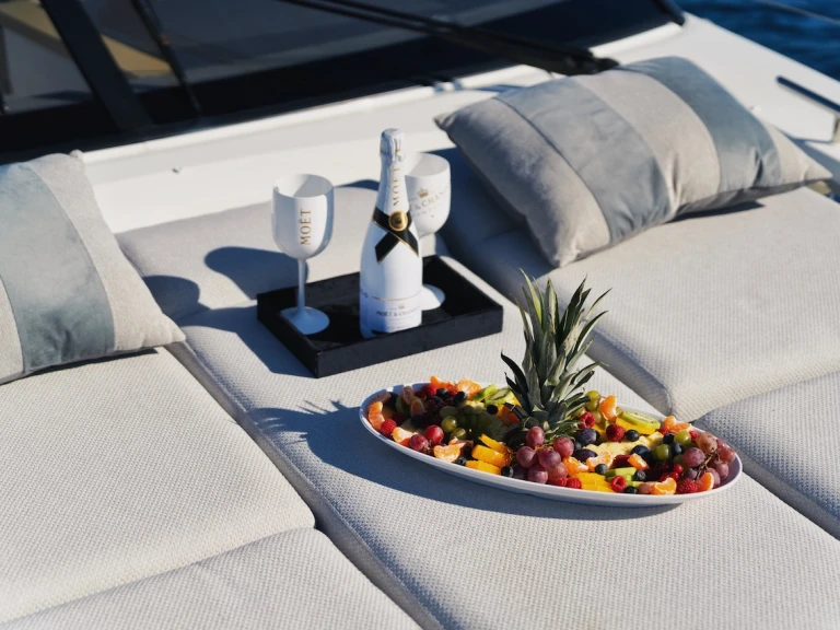 YachtCharter in Marina Lav - Jeanneau Prestige 520 S auf SamBoat