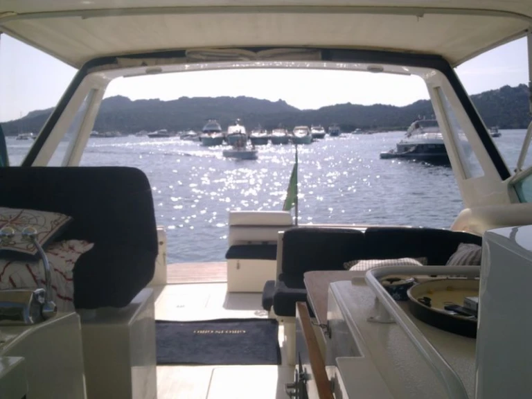 Ein Bertram 38 Special mieten in Punta Ala