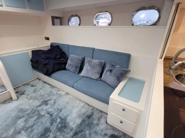 Motorboot mit oder ohne Skipper Baia mieten in Rimini