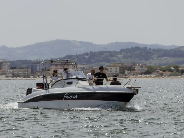Motorboot mieten in Rimini zum besten Preis