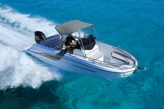 Ein Bénéteau Beneteau Flyer 7.7 Space Deck mieten in Barcelona