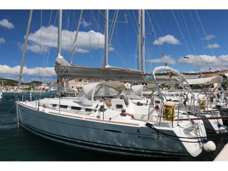 Bootsverleih Bénéteau First 35 Jezera Samboat