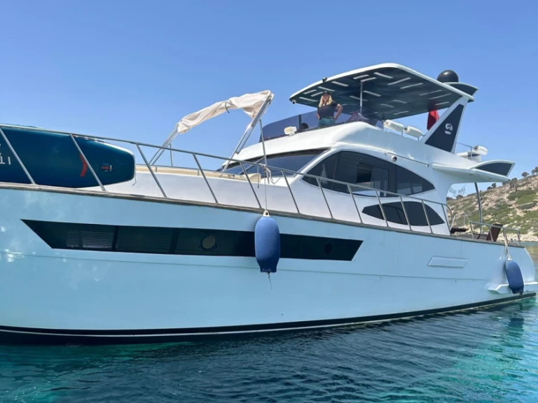 Vermietung Yacht Custom Made mit Führerschein