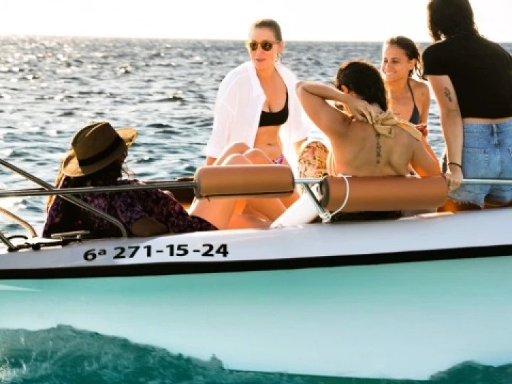 Motorboot mit oder ohne Skipper Polyester Yacht mieten in Ciutadella de Menorca