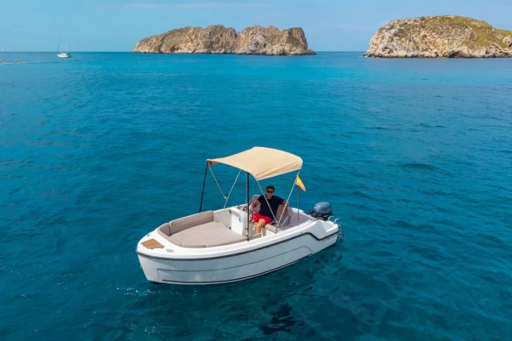 Motorboot mieten in Club Nàutic Santa Ponsa - AQUA 515