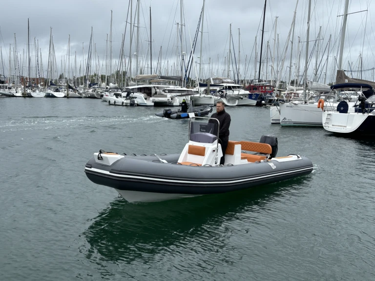 Schlauchboot mit oder ohne Skipper Tiger mieten in Arzon