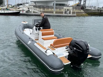 Schlauchboot mieten in Arzon zum besten Preis