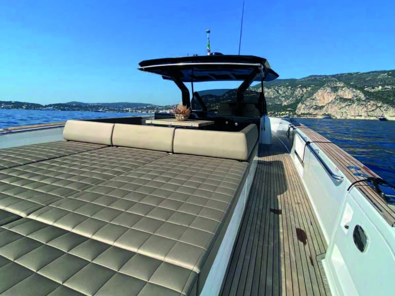 Motorboot mieten in Torre Annunziata zum besten Preis