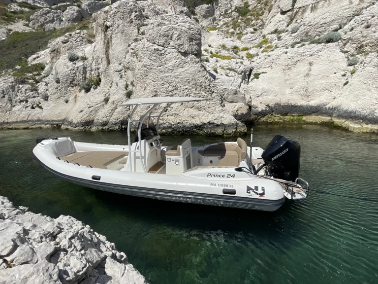 YachtCharter in Marseille - Nuova Jolly Prince 24 auf SamBoat