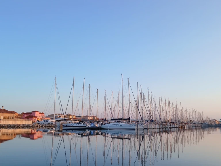 YachtCharter in Gruissan - Jeanneau Fantasia 27 auf SamBoat