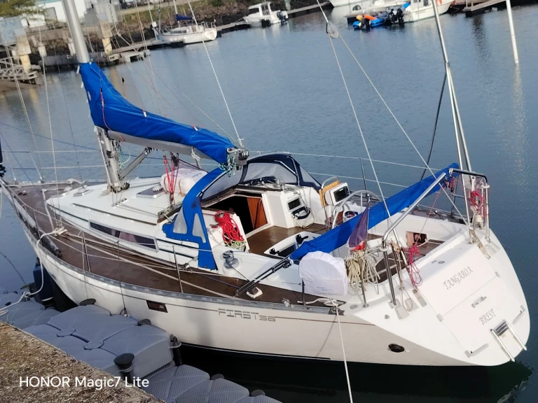 Bootsverleih Bénéteau First 38 S Brest Samboat