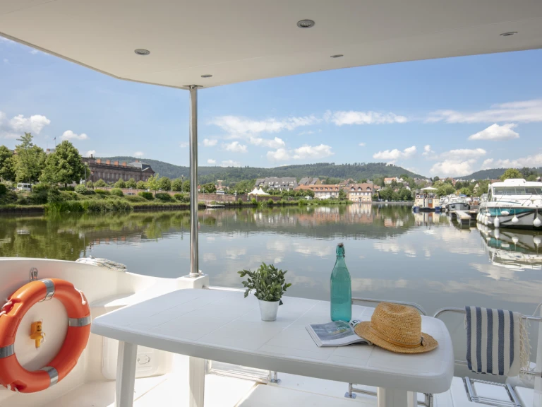 Ein Nicols Yacht Nicols Octo Fly 12 mieten in Grez-Neuville