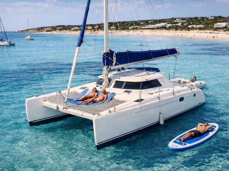 Ein Fountaine Pajot Tobago 35 mieten in Barbate