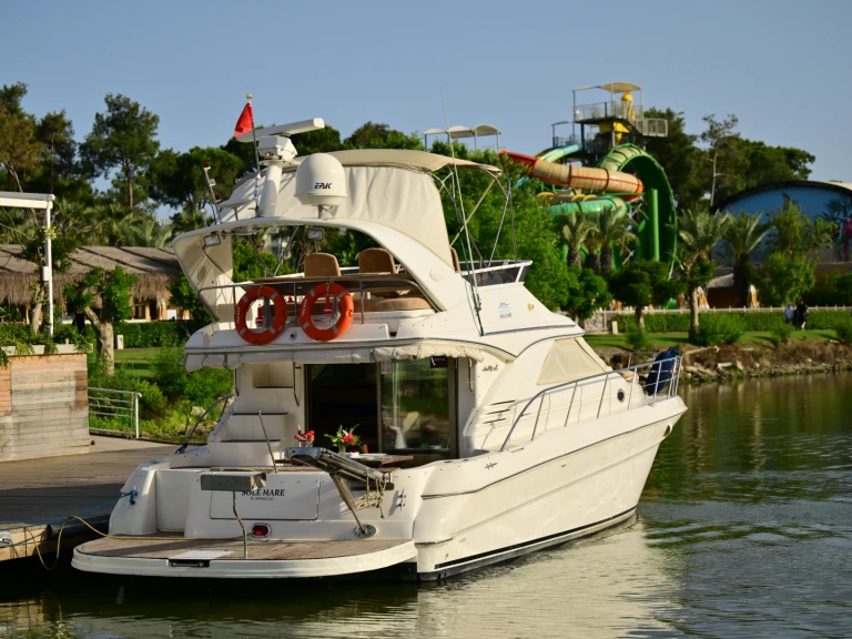 Ein Sea Ray 400 Sedan Bridge mieten in Antalya (City)