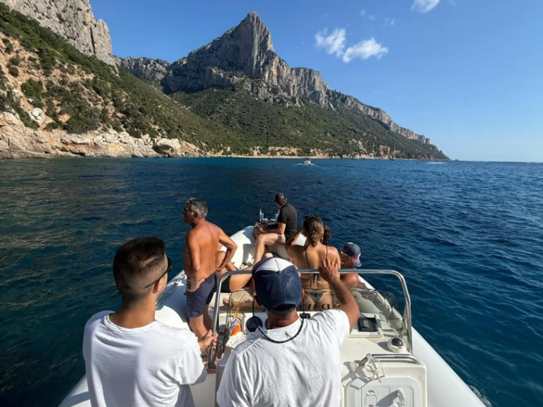 Schlauchboot mieten in Arbatax Port zum besten Preis