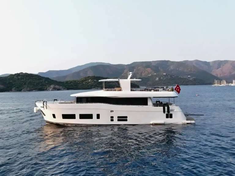 Custom Made mieten Marmaris
