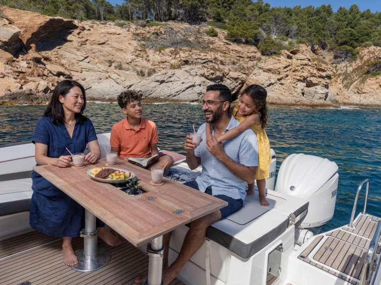 Bootsverleih Jeanneau Cap Camarat 9.0 WA Vieux Port Golfe-Juan Samboat