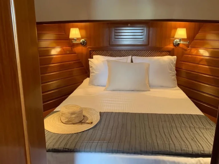 Menorquin MY 120 mieten Mahón