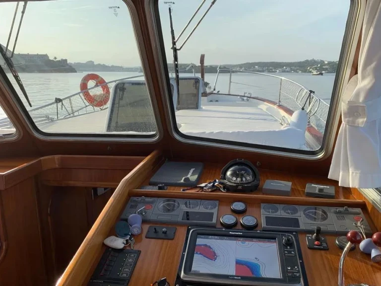 YachtCharter in Mahón - Menorquin MY 120 auf SamBoat