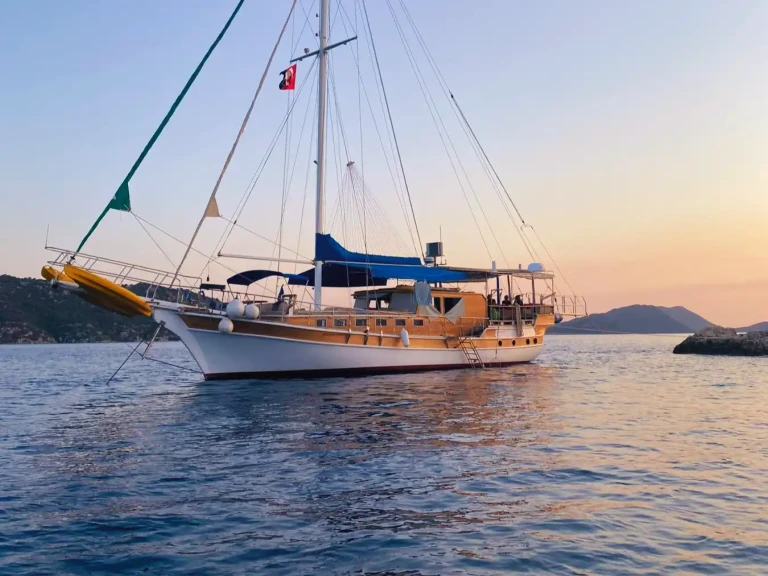 Segelboot mit oder ohne Skipper Custom mieten in Kaş