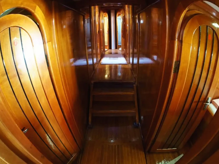 Vermietung Segelboot Custom mit Führerschein