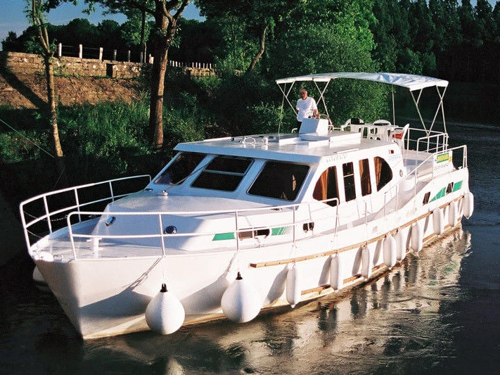 Bootsverleih  America 43 Savoyeux Samboat