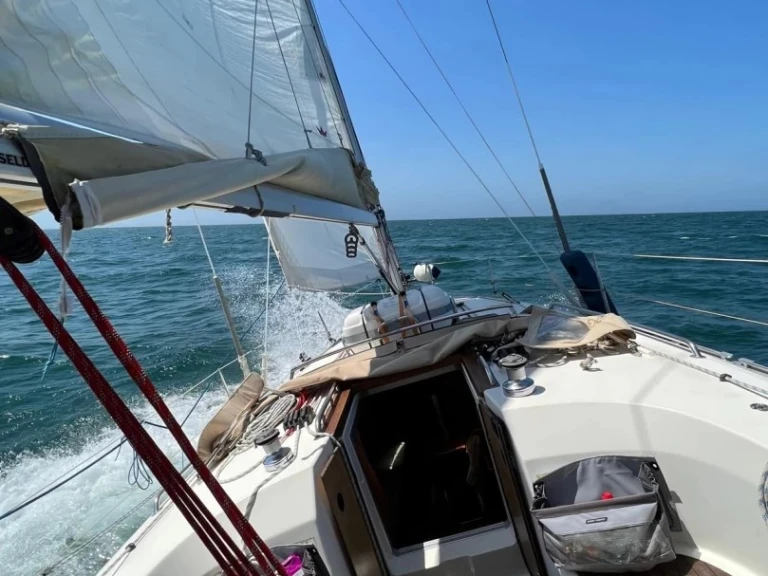 Ein Bavaria Bavaria 32 Cruiser mieten in La Rochelle