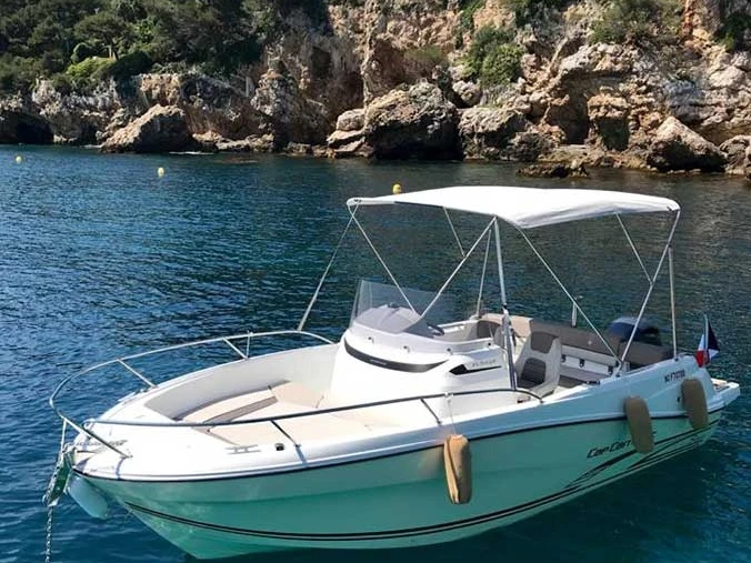 Ein Jeanneau Cap Camarat 6.5 Style mieten in Antibes