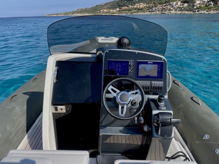 YachtCharter in Marine de Sant'Ambrogio - Bwa SPORT 33 auf SamBoat