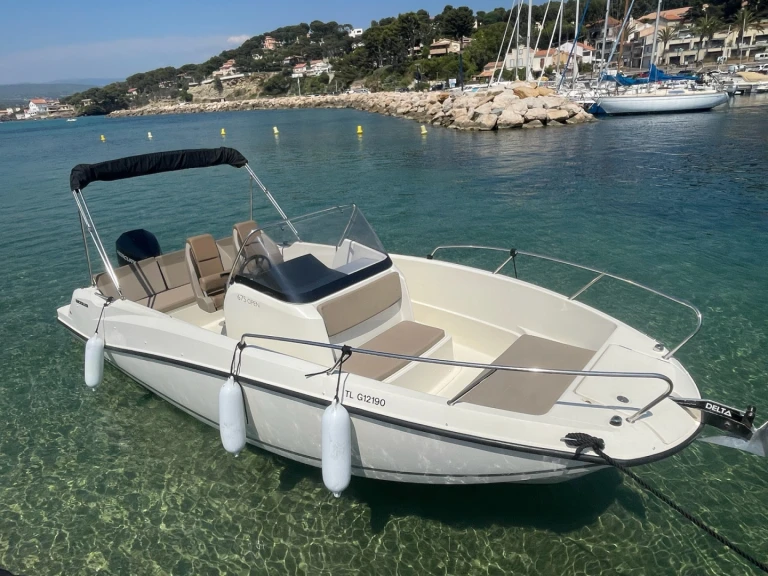 YachtCharter in La Madrague - Quicksilver Activ 675 Open auf SamBoat