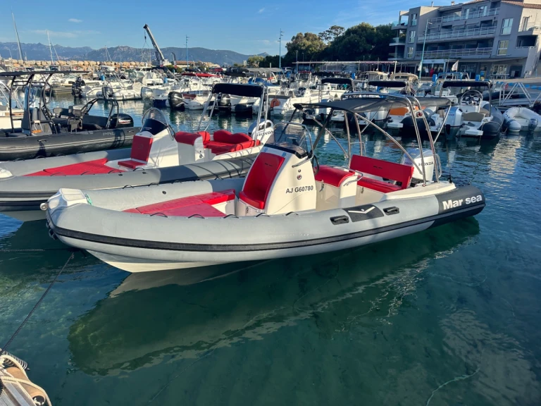 Schlauchboot mieten in Porto Pollo zum besten Preis