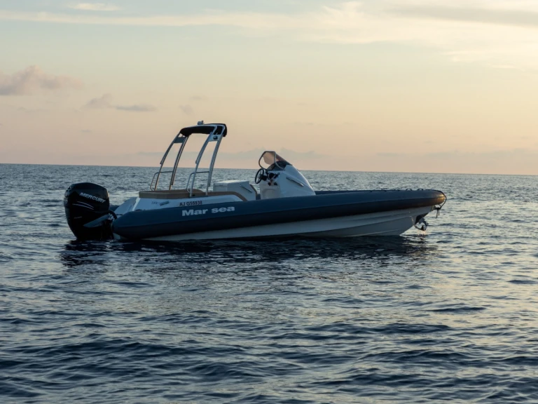 Motorboot mieten in Porto Pollo zum besten Preis