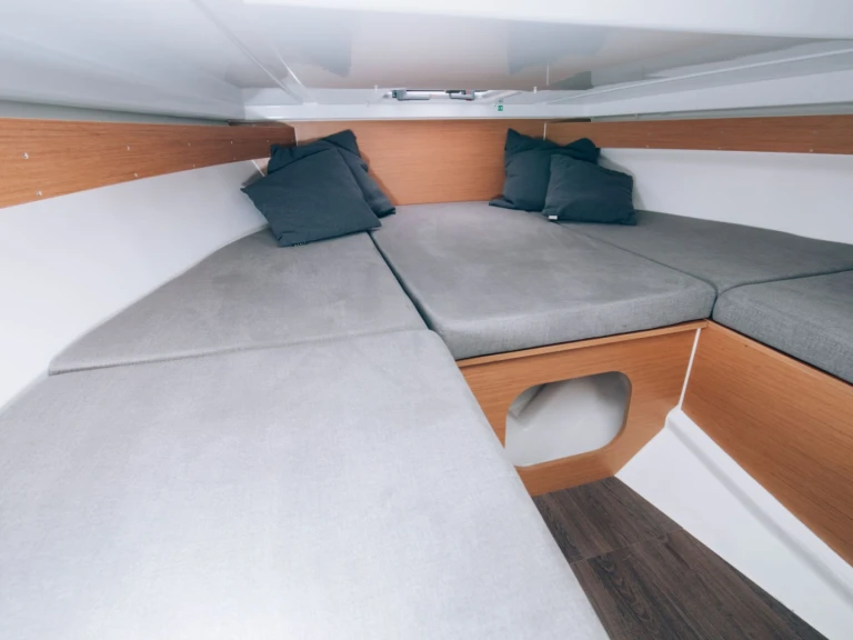 Ein Bénéteau Flyer 7 SUNdeck mieten in Sète