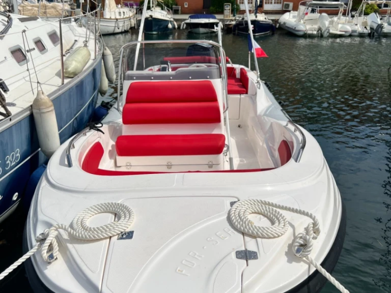 Schlauchboot mit oder ohne Skipper Zar mieten in Port Grimaud