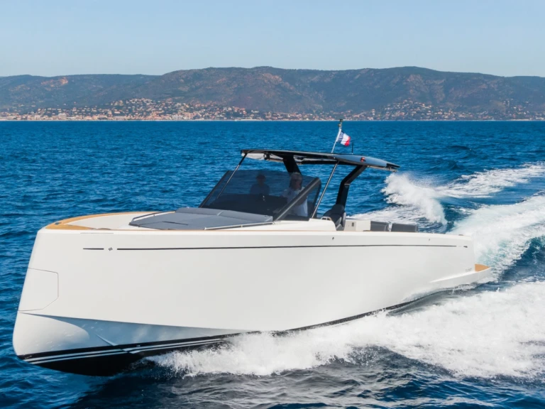 Pardo Yachts Pardo 43 mieten Port Grimaud