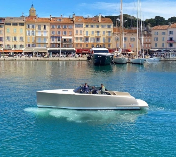 YachtCharter in Saint-Tropez - VanDutch VANDUTCH 32 auf SamBoat