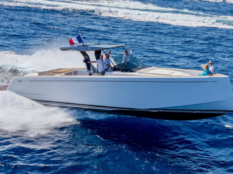 Ein Pardo Yachts Pardo 43 mieten in Port Grimaud
