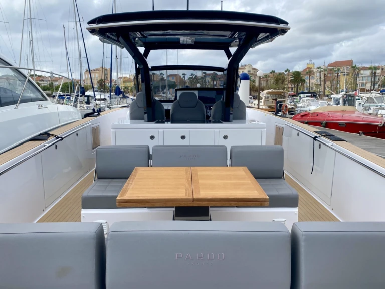 Pardo Yachts Pardo 38 mieten Cogolin